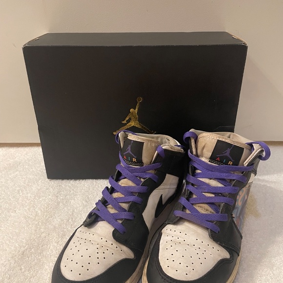 Nike Air Jordan 1 Mid SE "Dark Iris" Hologram - Picture 2 of 4